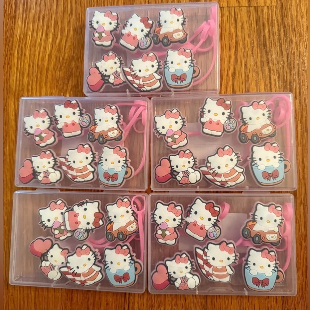 *NEW* Hello Kitty straw cover caps.